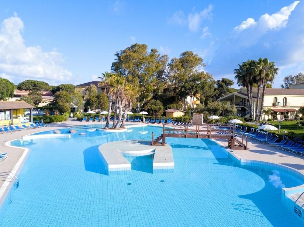 Hotel Fortezza Arborea Extérieur photo